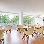 Centre 3*