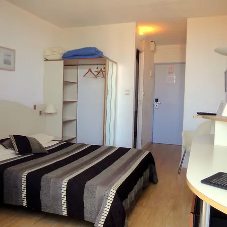 Centre Hotel 3*