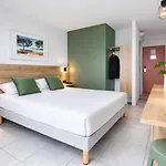 Centre Hotel 3*
