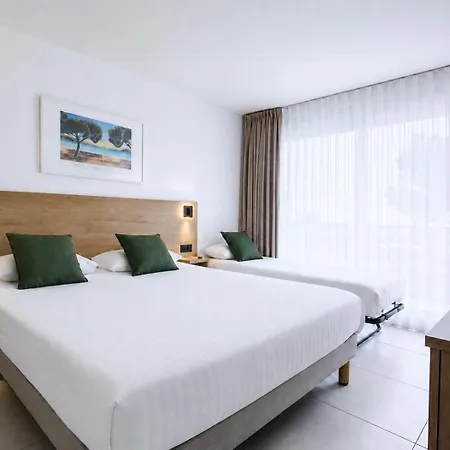 Centre Hotel 3*