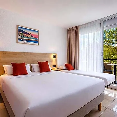 Centre Hotel 3*