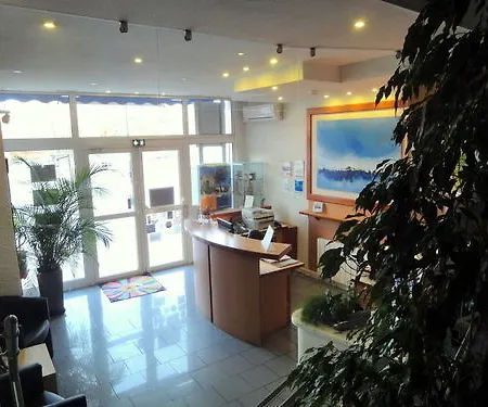 Centre Hotel 3*